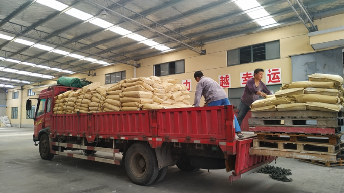 Virgin TPU Thermoplastisch Polyurethaan Pellets 64D In Bulk Vlamvertragend TPEE TPU Monsters 18