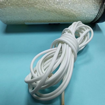 Hoogwaardig, vezelversterkt TPU-materiaal dat kan worden gebruikt bij de productie van wielen en pluggen