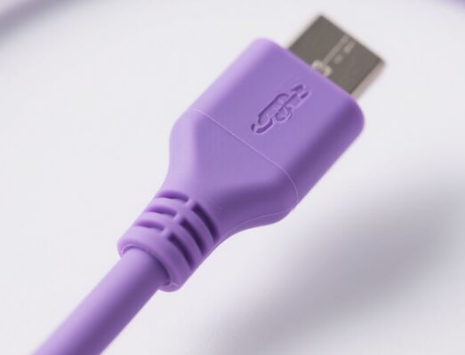 Dingzhi Geleidende TPU, Hoge Geleidbaarheid, Slijtvastheid voor Elektronische Accessoires, Slimme Draagbare Apparaten